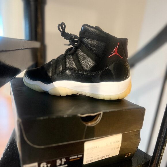 Authentic & New | Air Jordan 11 Retro | Black Red White | Men's 6 / Women's 7.5 - Picture 3 of 7
